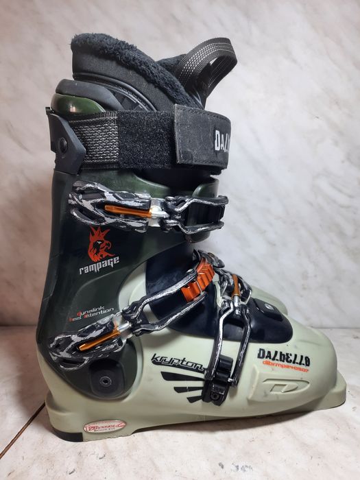 Clapari ski schi Dalbello mondo 25,5 corespunde mărimii 39-39,5