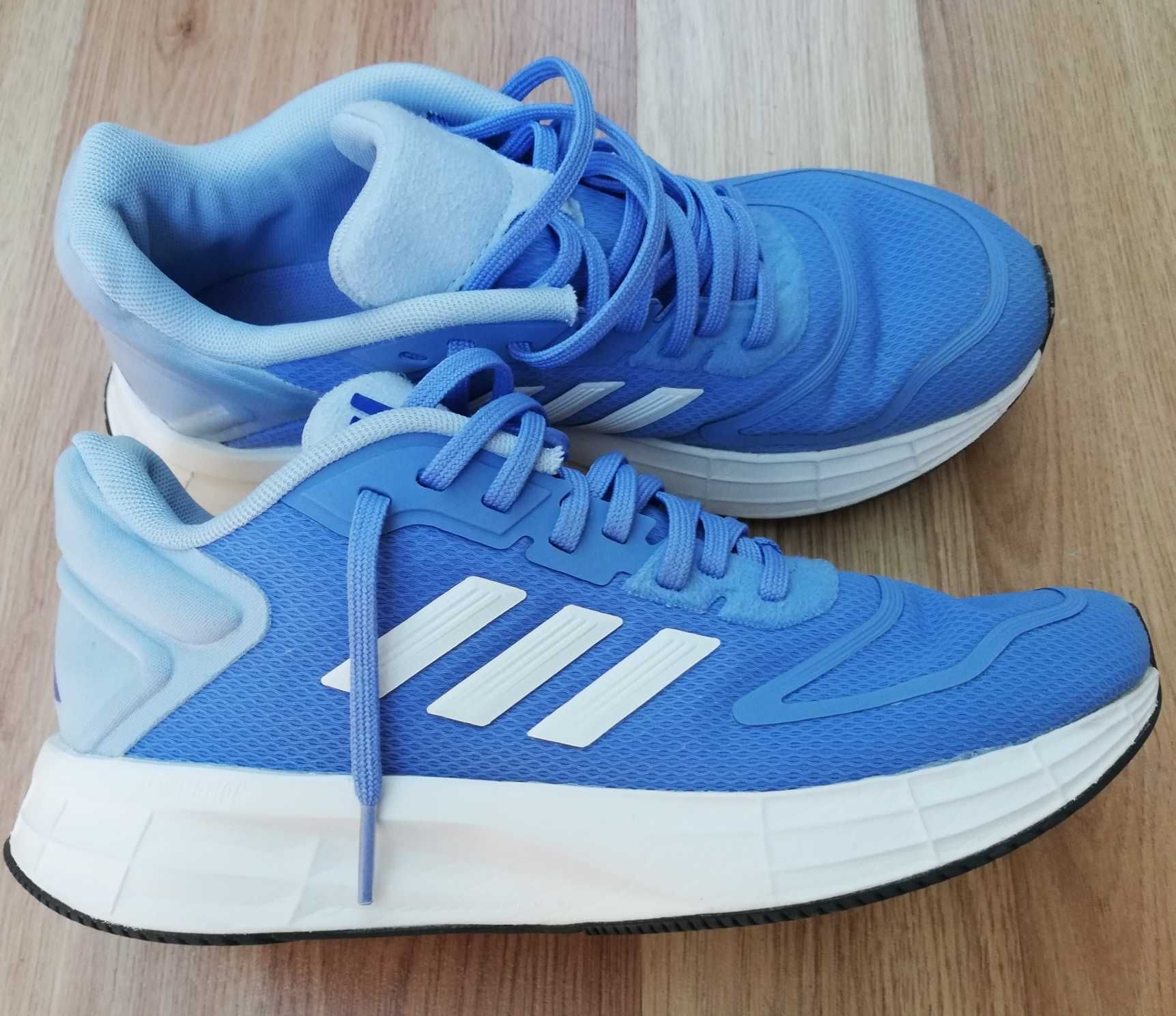 Маратонки на Adidas ном.37