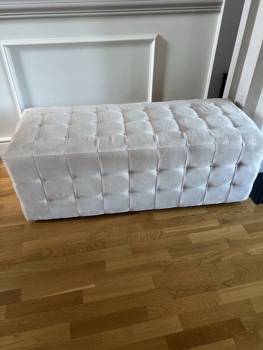 Bancheta tapitata tip chesterfield