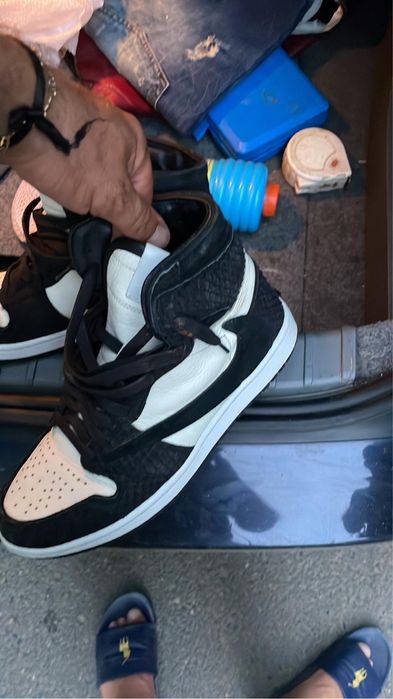 Vand adidasi travis scott  originali100% numai detin cutia