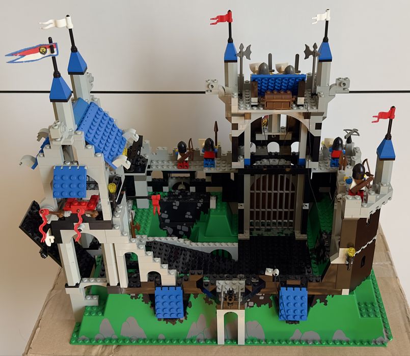 LEGO® 6090 Royal Knight's Castle