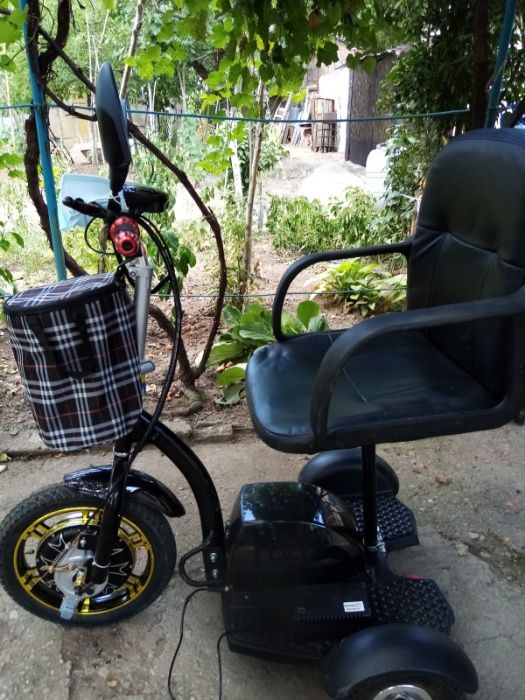 Tricicleta electrica NOUA cu garantie  viteza 30km/ora  sarcina 130 kg
