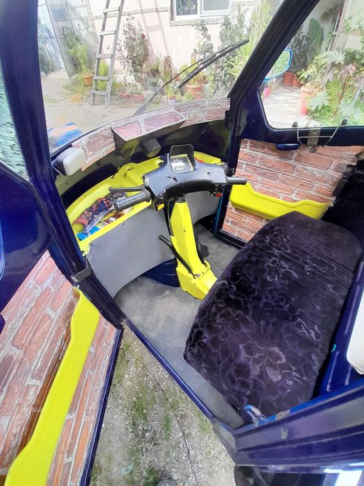 Ape50 piaggio triciclu pe benzina