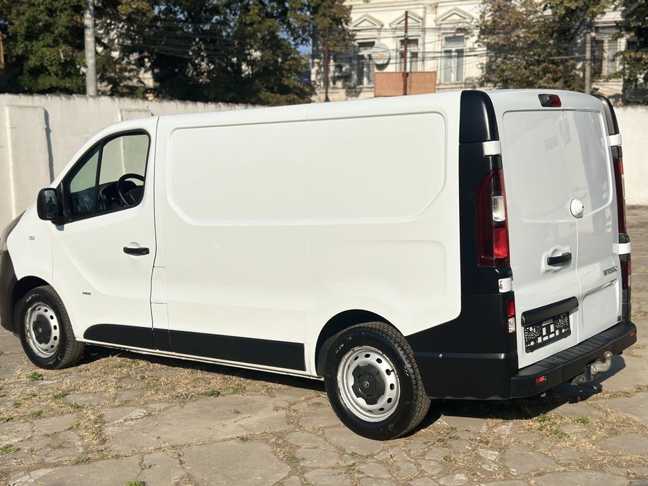 Vand Opel Vivaro 2017,ac functional,camera marsarier,pilot,senzori
