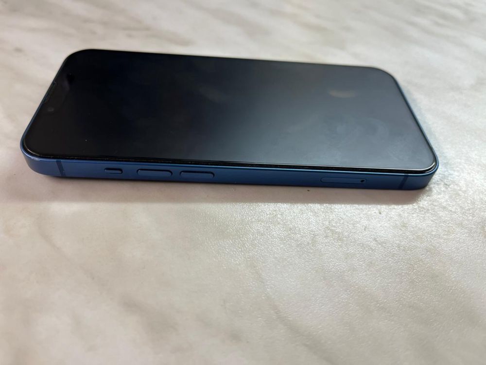 Продам iphone 13