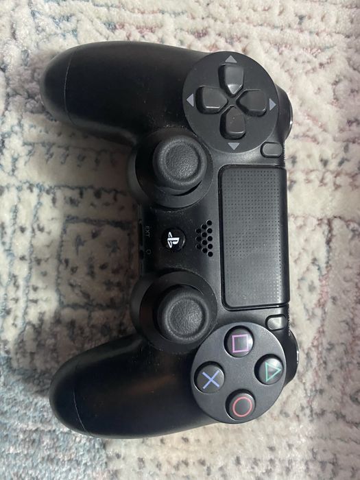 Vand PS 4 Pro , memorie 1 TERA