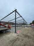 Structura metalica 12m lățime x 40 m lungime x 5 m strașină Intr o apa