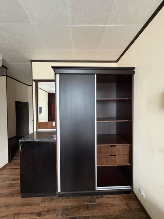 Хотелско оборудване масив/гардероб/врата/легло/шкаф/баня/маси/столове