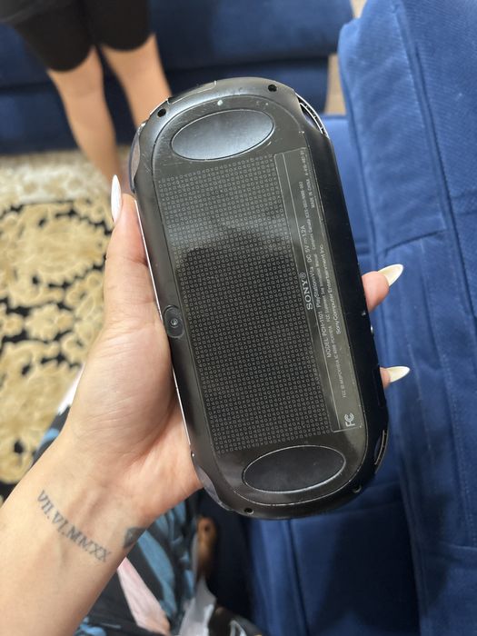 Psp vita черного цвета