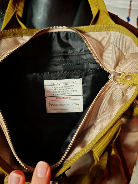 George Gina Lucy geanta
