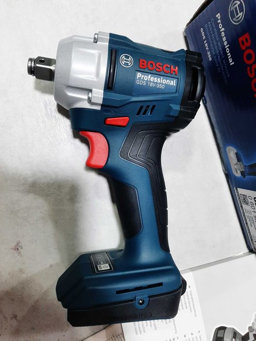 Нов Акумулаторен ударен гайковерт BOSCH GDS 18V-350