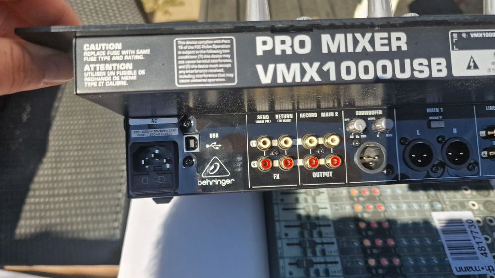 Mixer Profesional  Behringer VMX 1000 USB