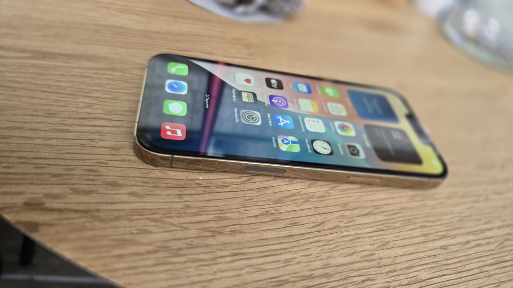 Iphone 13 pro max 256gb gold