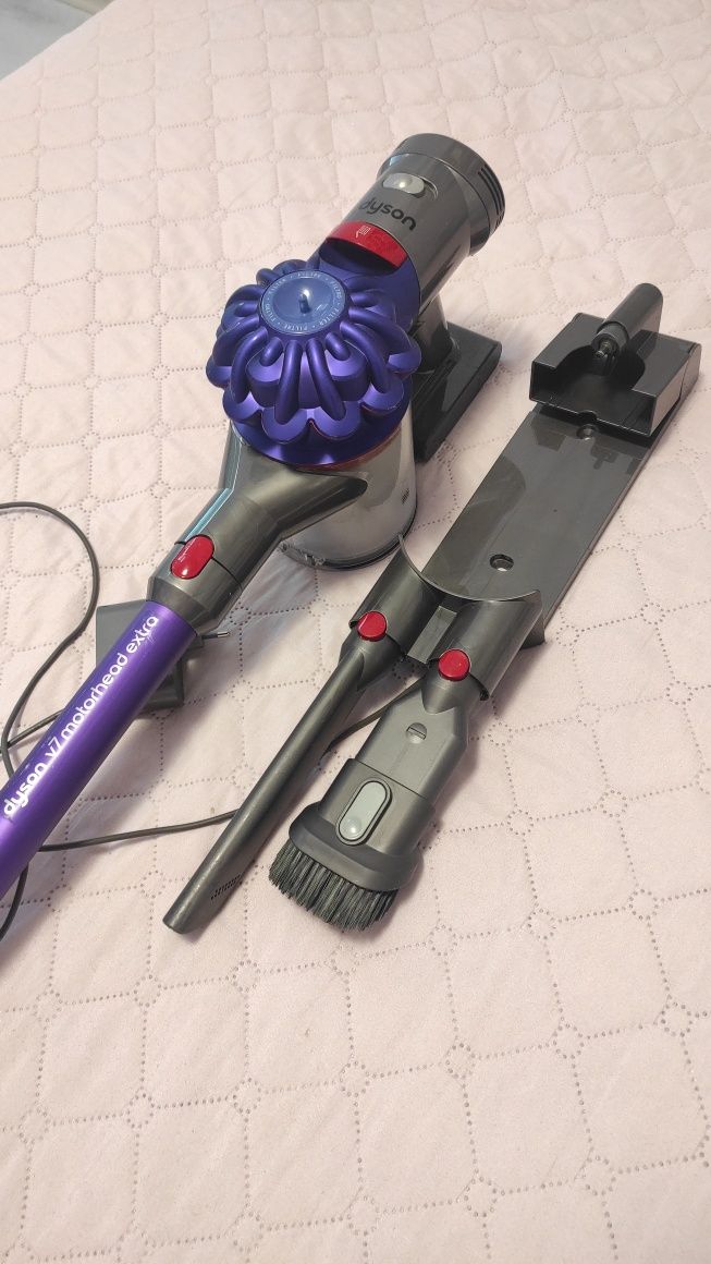 Dyson V7 -безкабелна прахосмукачка