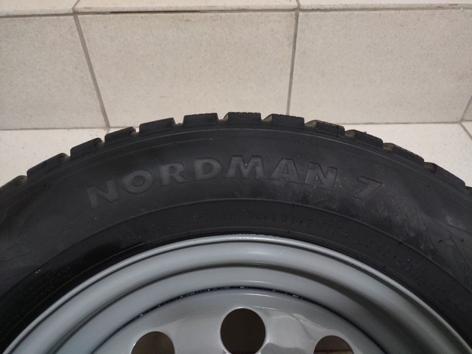 Зимние шины R14 состояние отличное