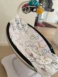 Leagan electric swing fotoliu 4Moms Mamaroo 4.0 Plush