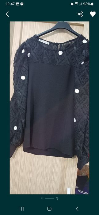 Vând bluza neagra cu buline alba noua ,marerial impecabil