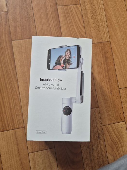 Продам электронный стабилизатор insta360 для смартфона flow