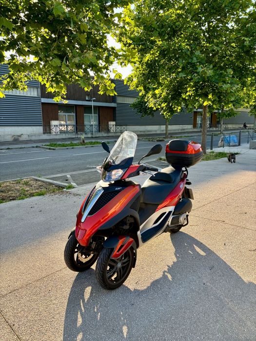 Piaggio MP3 Motor 300 cc Categoria B