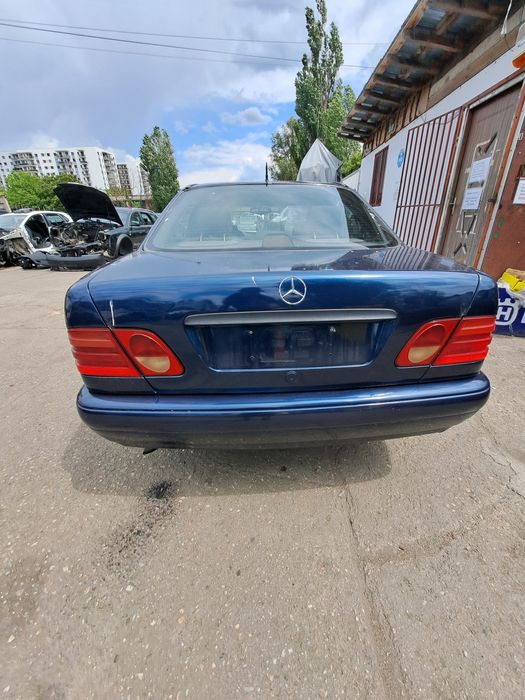 Dezmembrez Mercedes Benz w210 2.0B 100 kw 1996