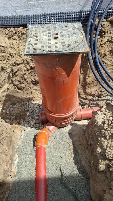 Reparati apa canal