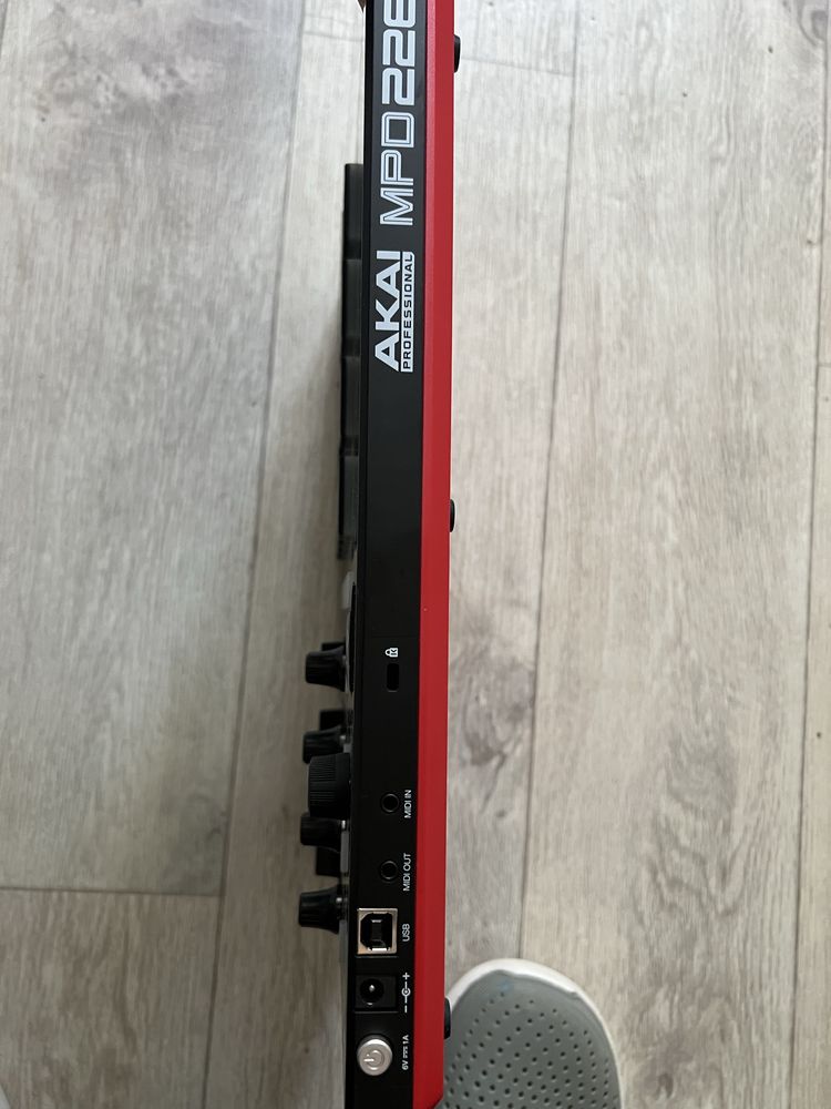 AKAI MPD226 — профессиональный MIDI-контроллер