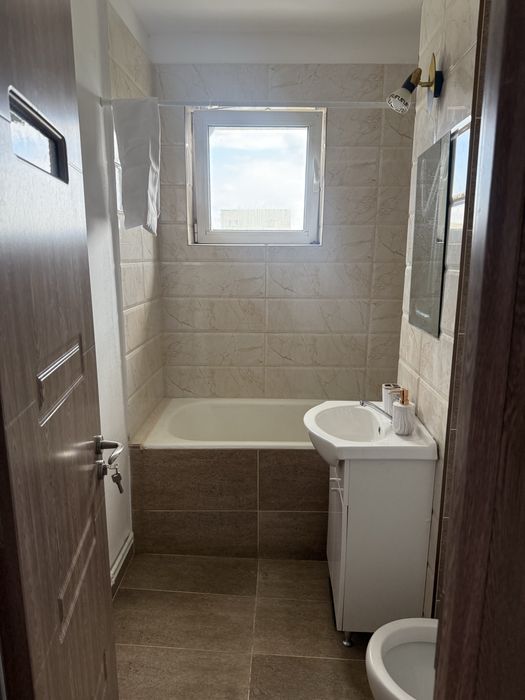 Inchiriez apartament 2 camere zona buna, termen lung