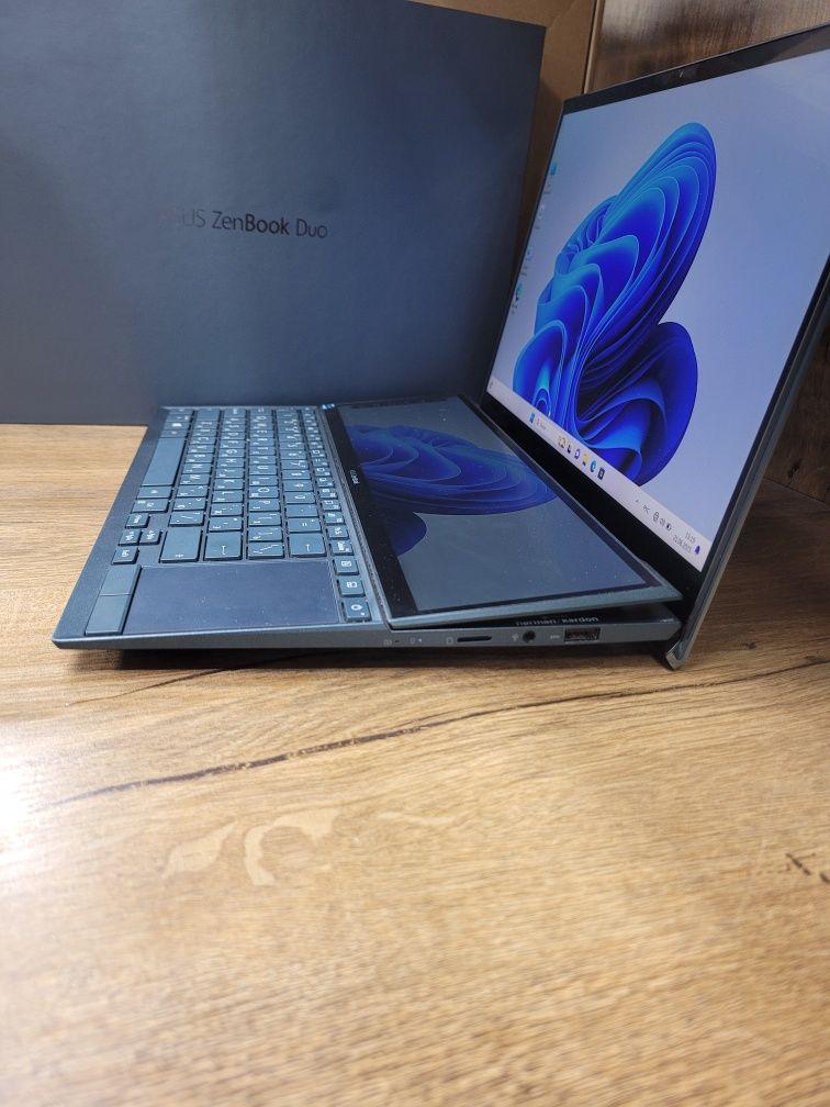 Asus ZenBook Duo Intel Core i5-1135G7