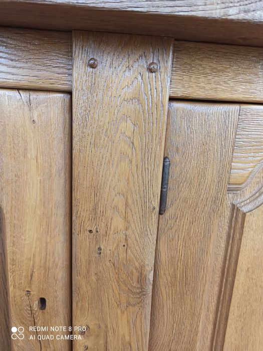 Невероятен масивен шкаф