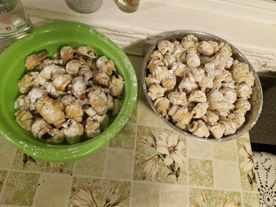 Diferite prăjituri de casa %