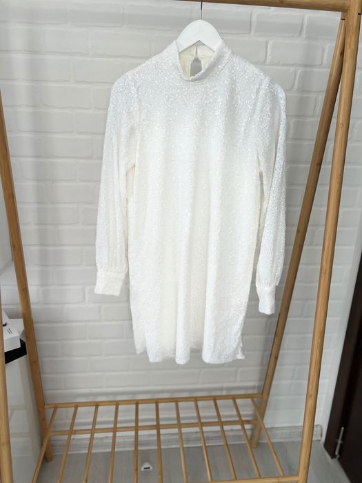 Рокля с паети блестяща