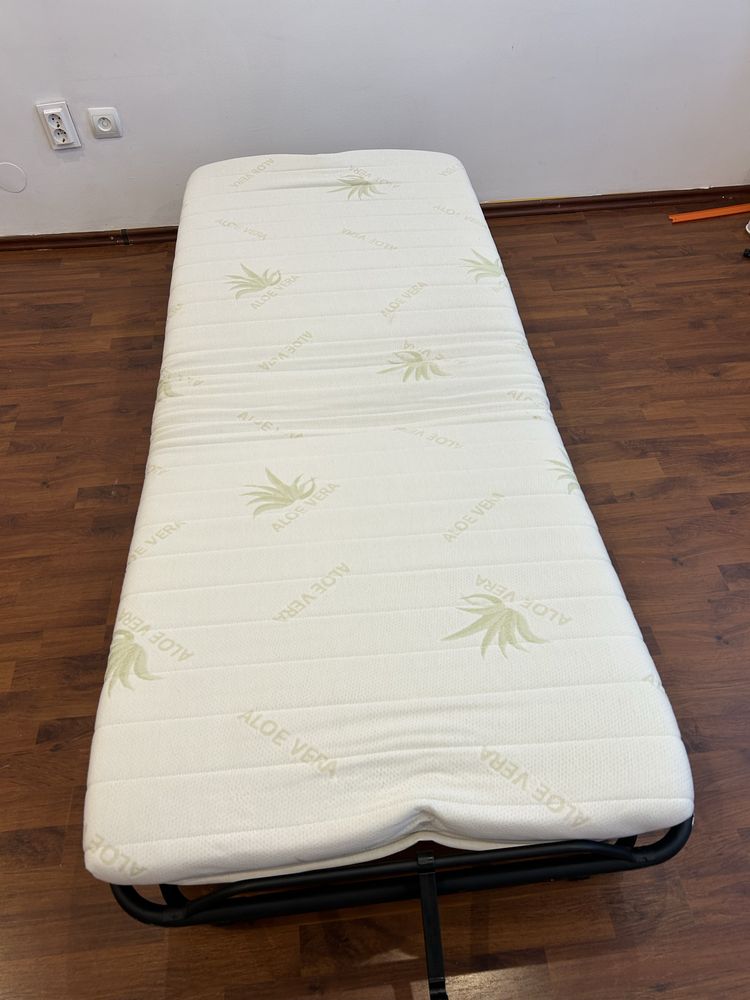 Vand pat pliant + protectie saltea imperimeabila 80 x 190 .