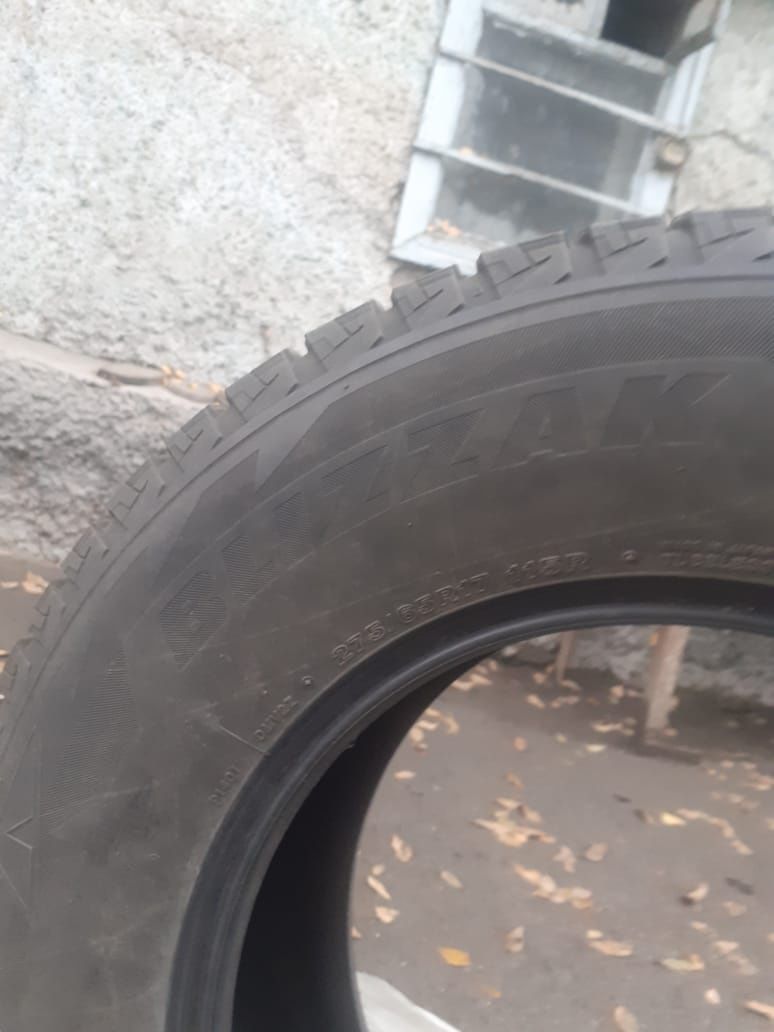 Продам зимнюю резину, Bridgestone Blizzak, размер 285/50 R20