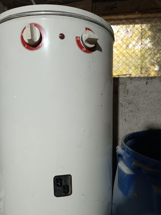 Продава се бойлер-неръждавейка
Ползван е 3 месеца
Бойлера е 80литра
Са