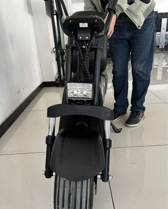 Scuter electric mini de copii