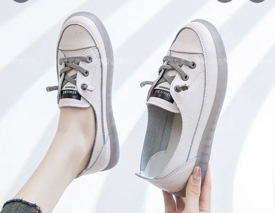 Мягкие удобные кроссовки, идеально в любую погоду , с оюбой одеждой.