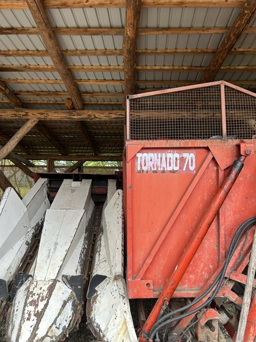 Vând Culegătoare de Porumb Sip Tornado 70