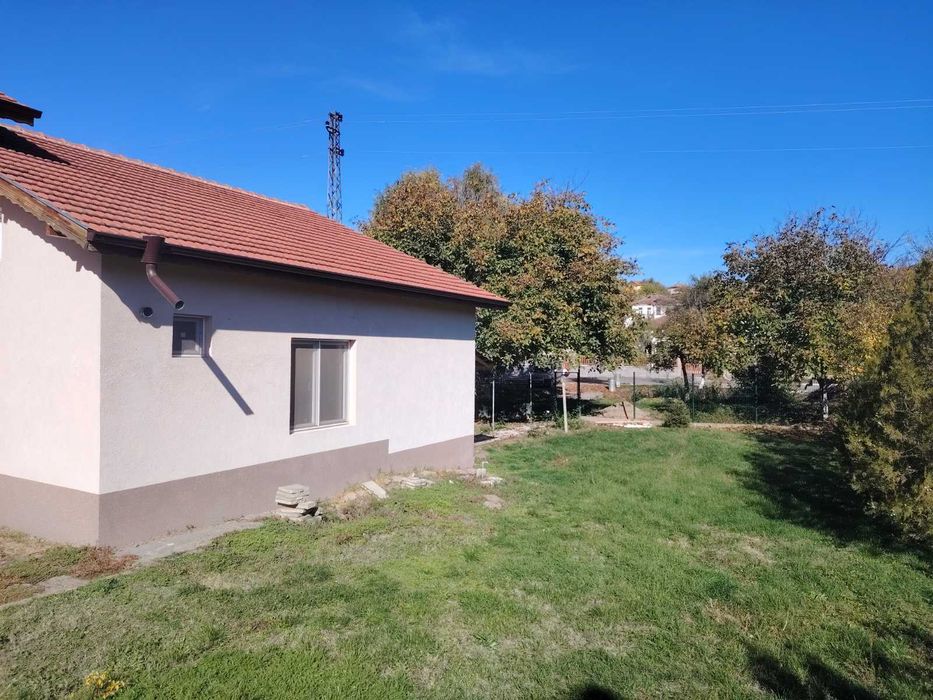 Нова къща в гр. Искър, обл. Плевен .