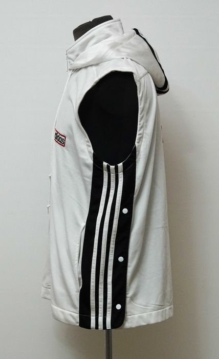 Vesta Adidas cu gluga marimea 36/38 GB- S US