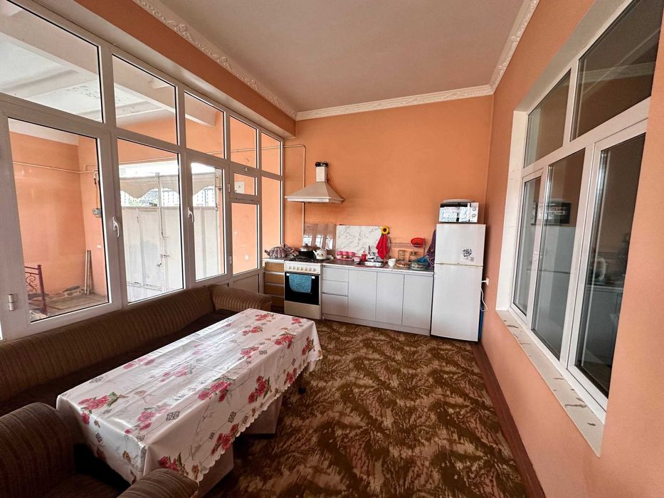 Қиргулида 8 сотикли ховли уй сотилади