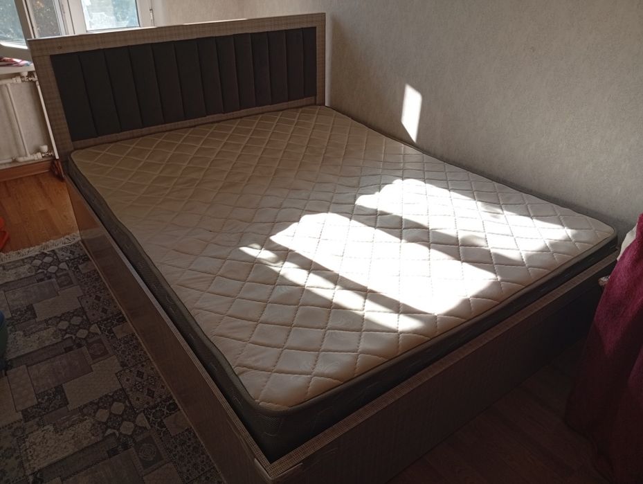 Двухместный кровать