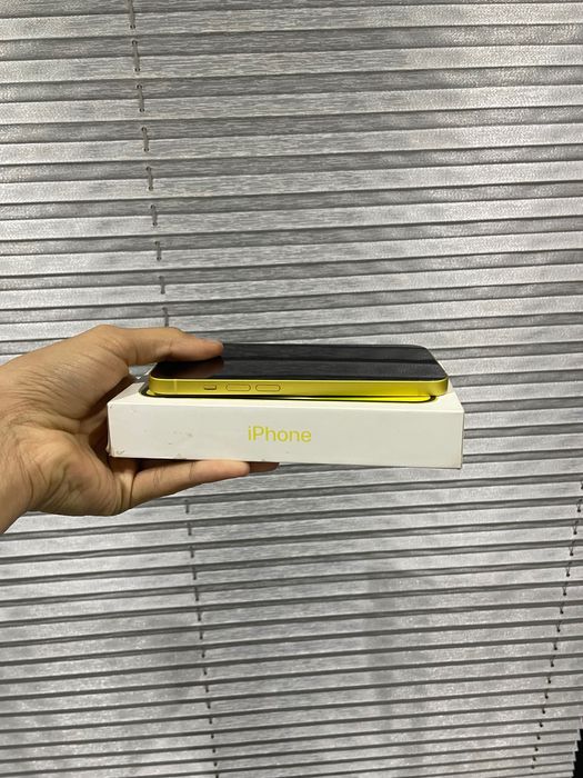 iphone 14 yellow