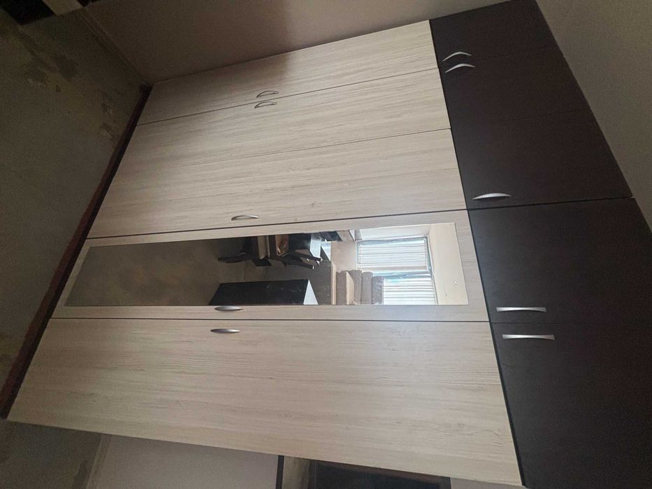 Петкрилен гардероб с надстройка