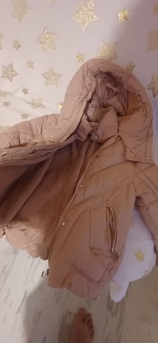 Топло зимно яке момиче