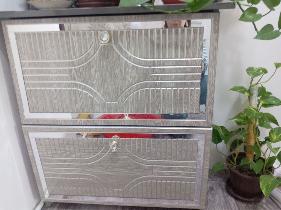 Oyoq kiyim uchun podstavka