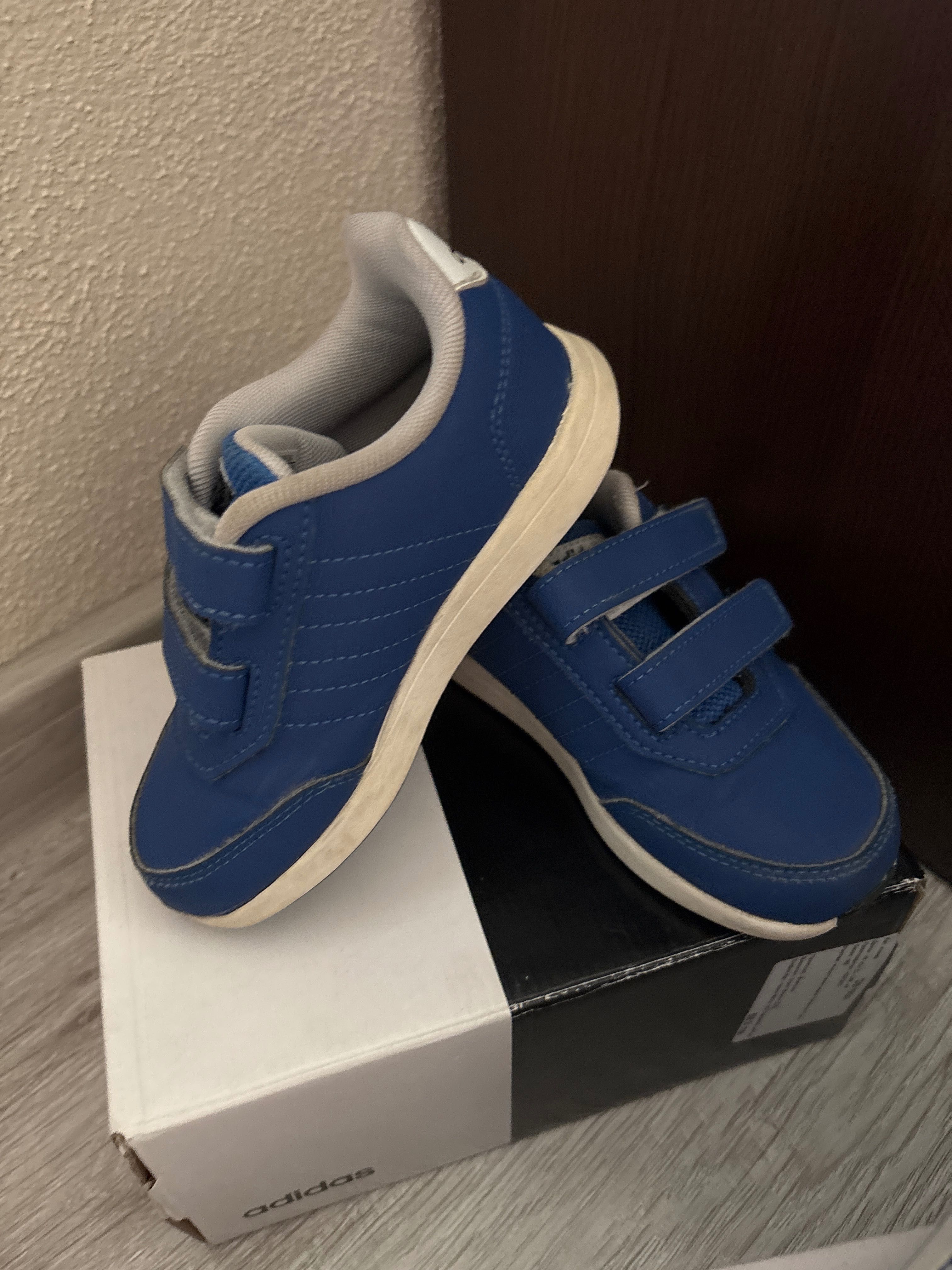 Маратонки Адидас, пума, reebok