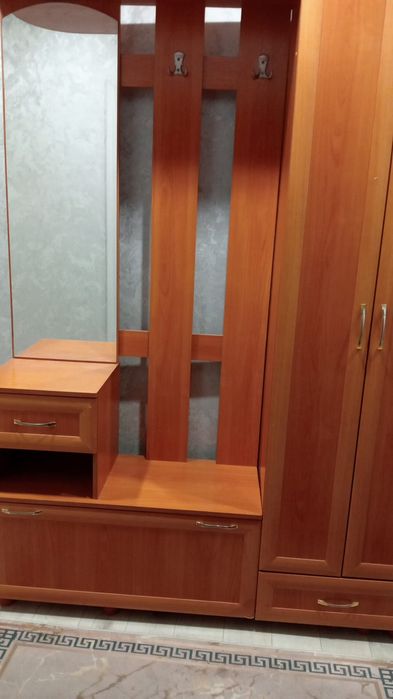 Продам  прихожую