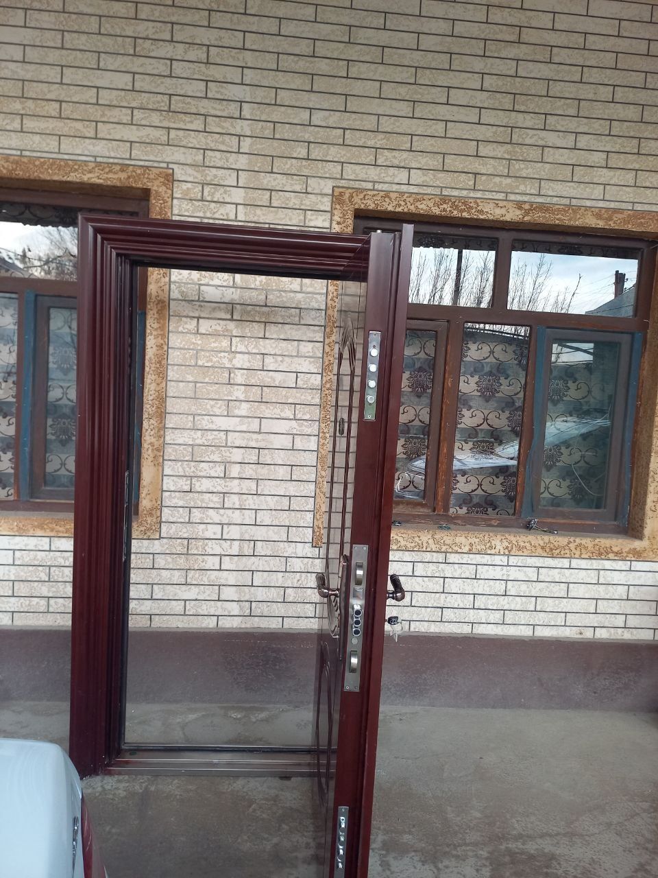 Продаётса двер отличном состояние. Эшик сотилади яхши холатда.