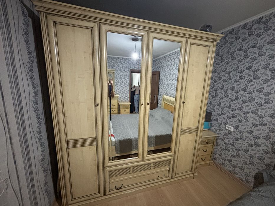 Спальный гарнитур