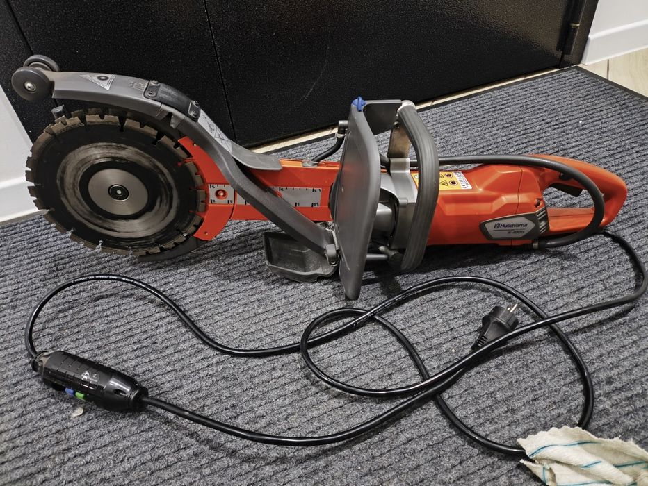 Husqarna K4000 CnB ручной резчик бетона